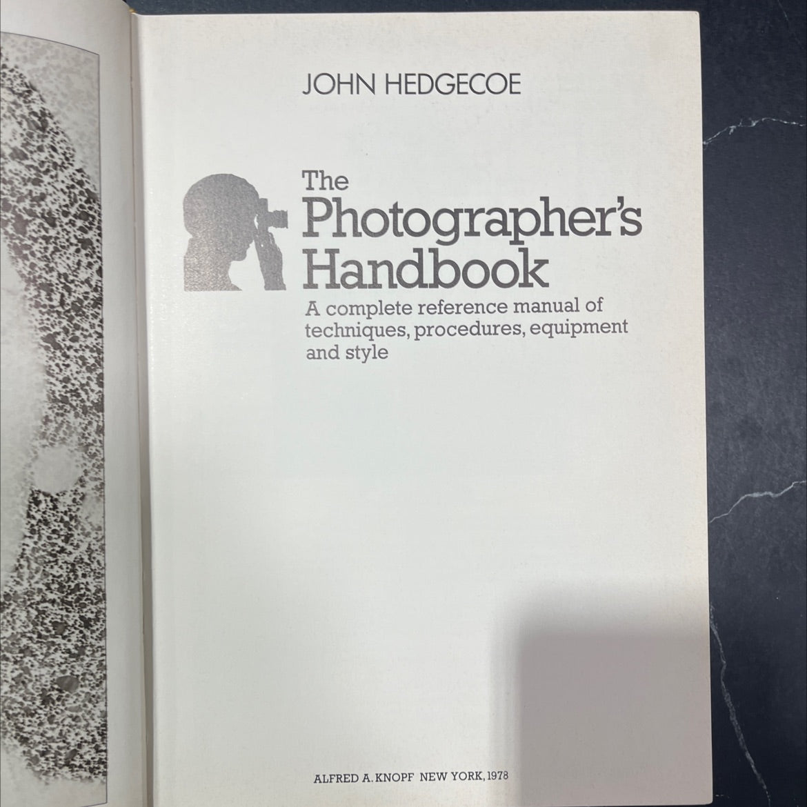 the photographer's handbook book, by john hedgecoe, 1978 Hardcover image 2
