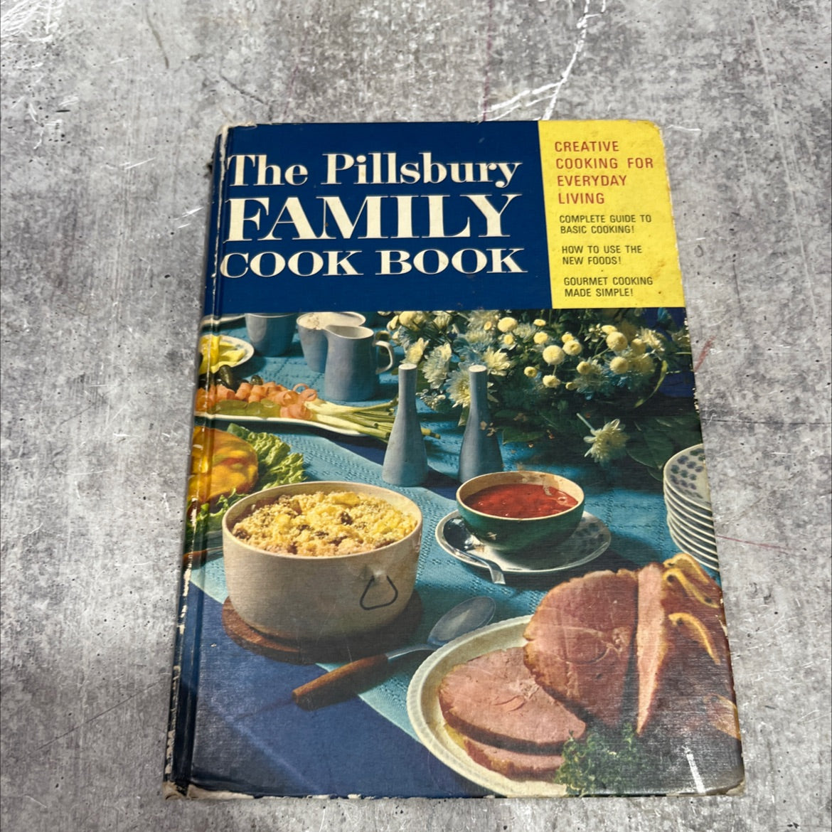the pillsbury family cook book book, by unknown, 1970 Hardcover image 1