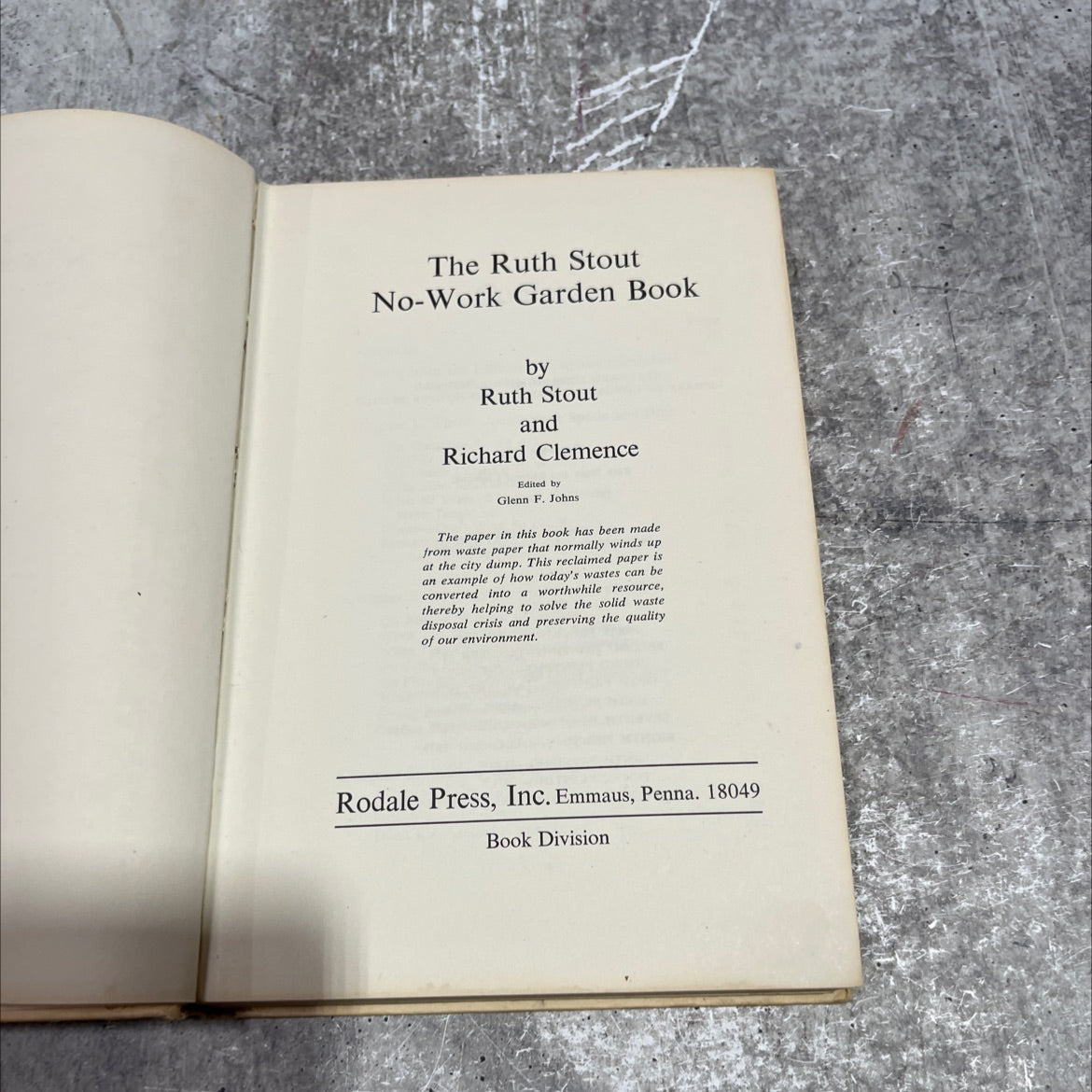 the ruth stout no-work garden book book, by ruth stout and richard clemence, 1974 Hardcover image 2