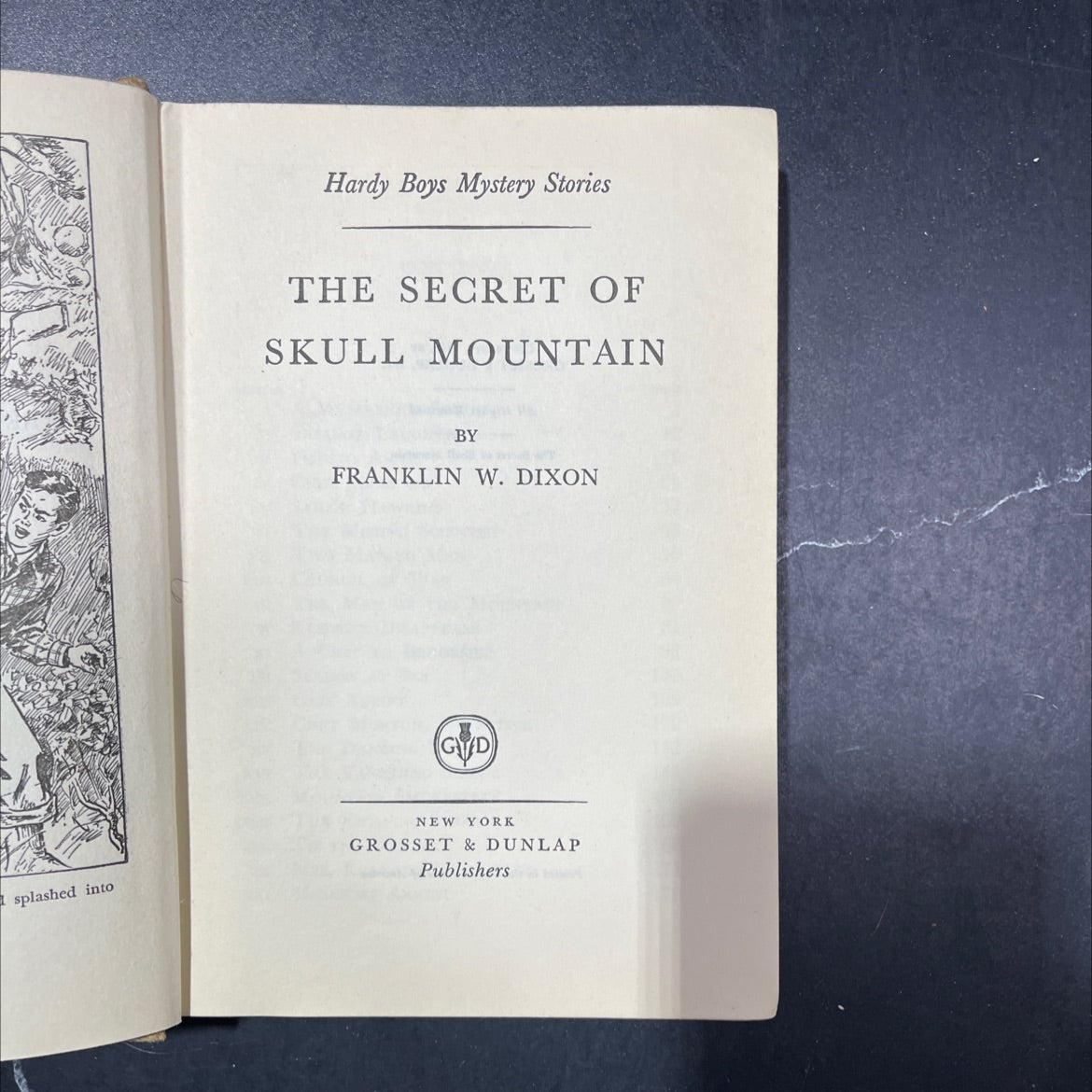 the secret of skull mountain book, by franklin w. dixon, 1948 Hardcover image 2