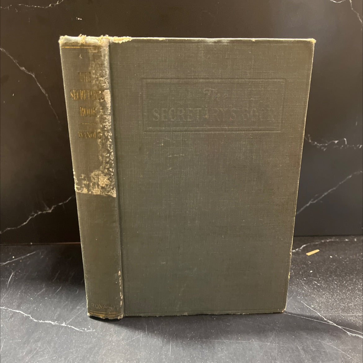 the secretary's book a complete reference manual book, by s. j. wanous, 1986 Hardcover image 1