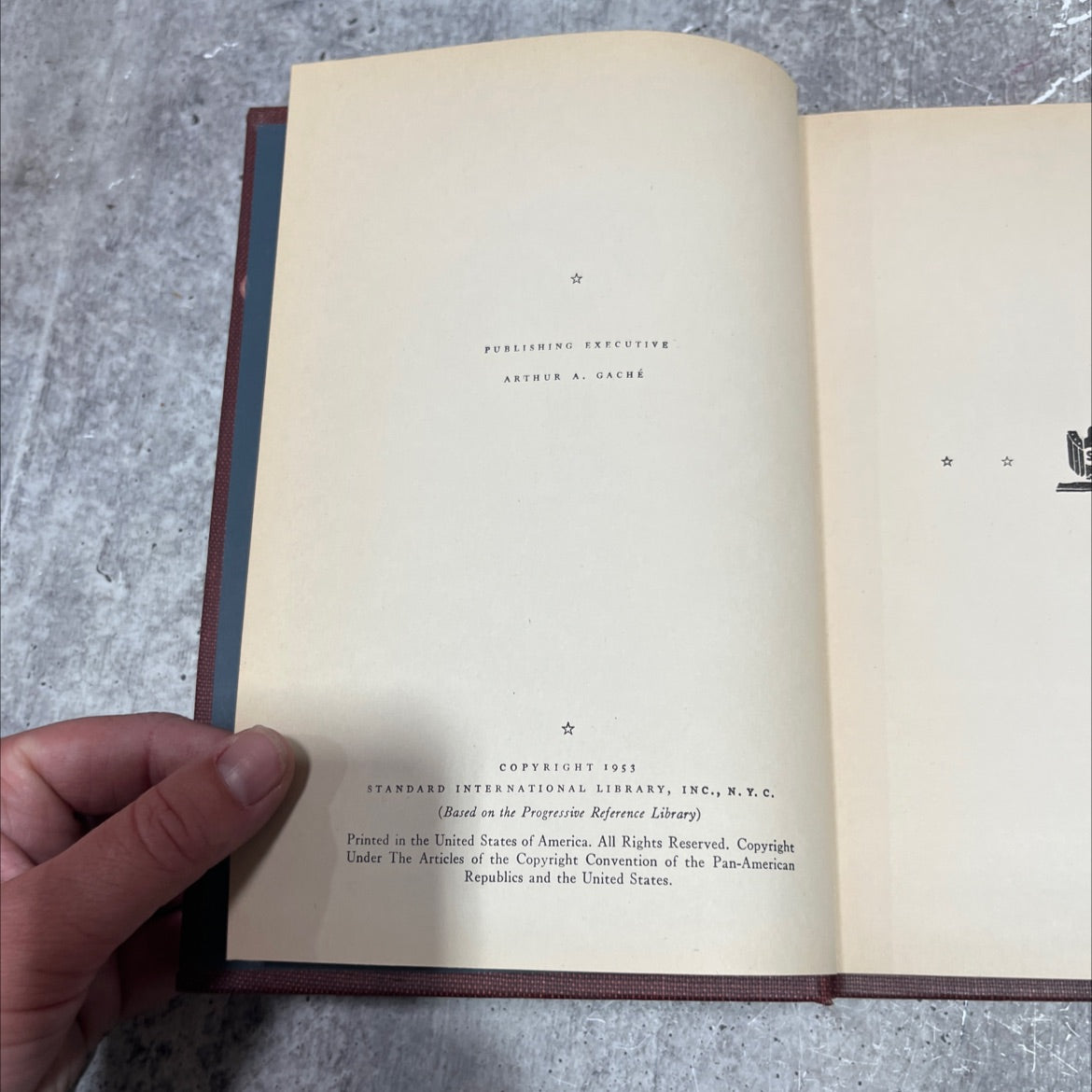 the standard international encyclopedia book, by william h. hendelson, 1953 Hardcover image 3