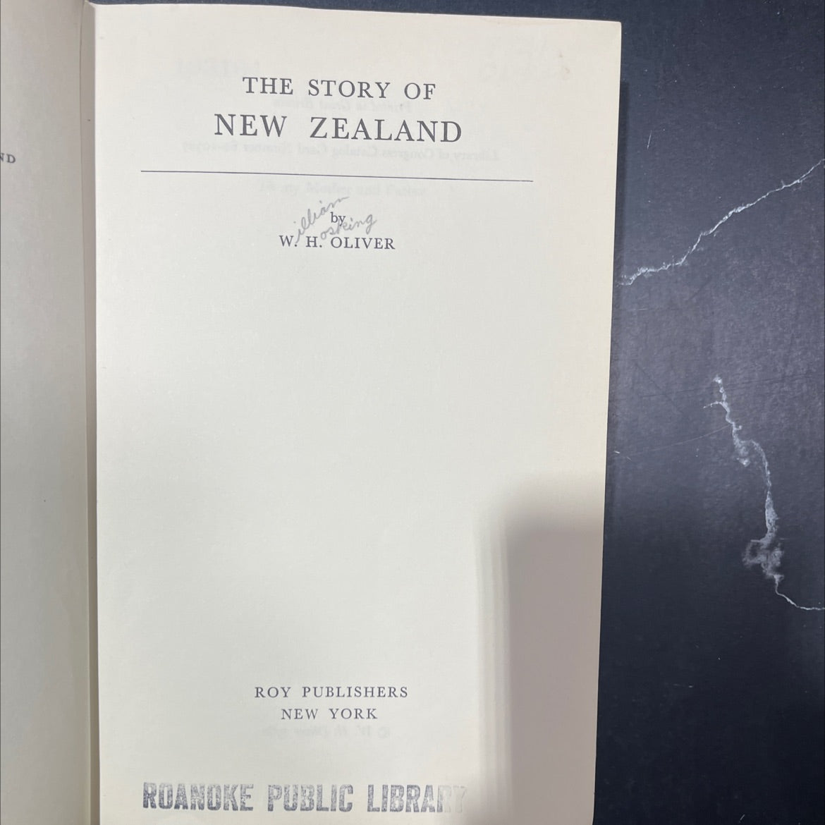 the story of new zealand book, by w. h. oliver, 1960 Hardcover image 2