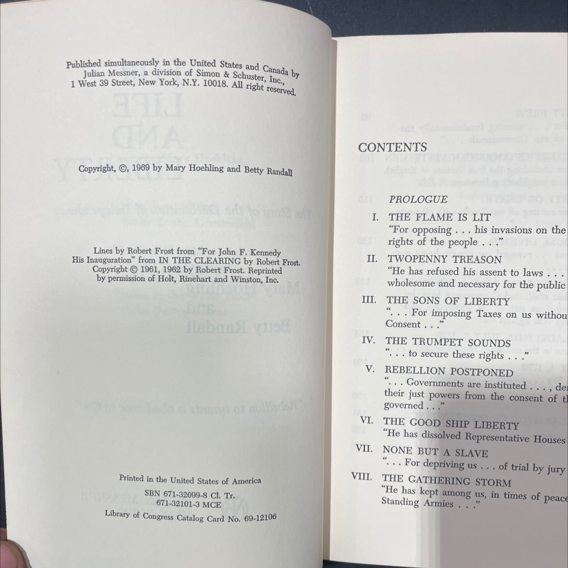 the story of the declaration of independence book, by mary hoehling and betty randall, 1969 Hardcover image 3