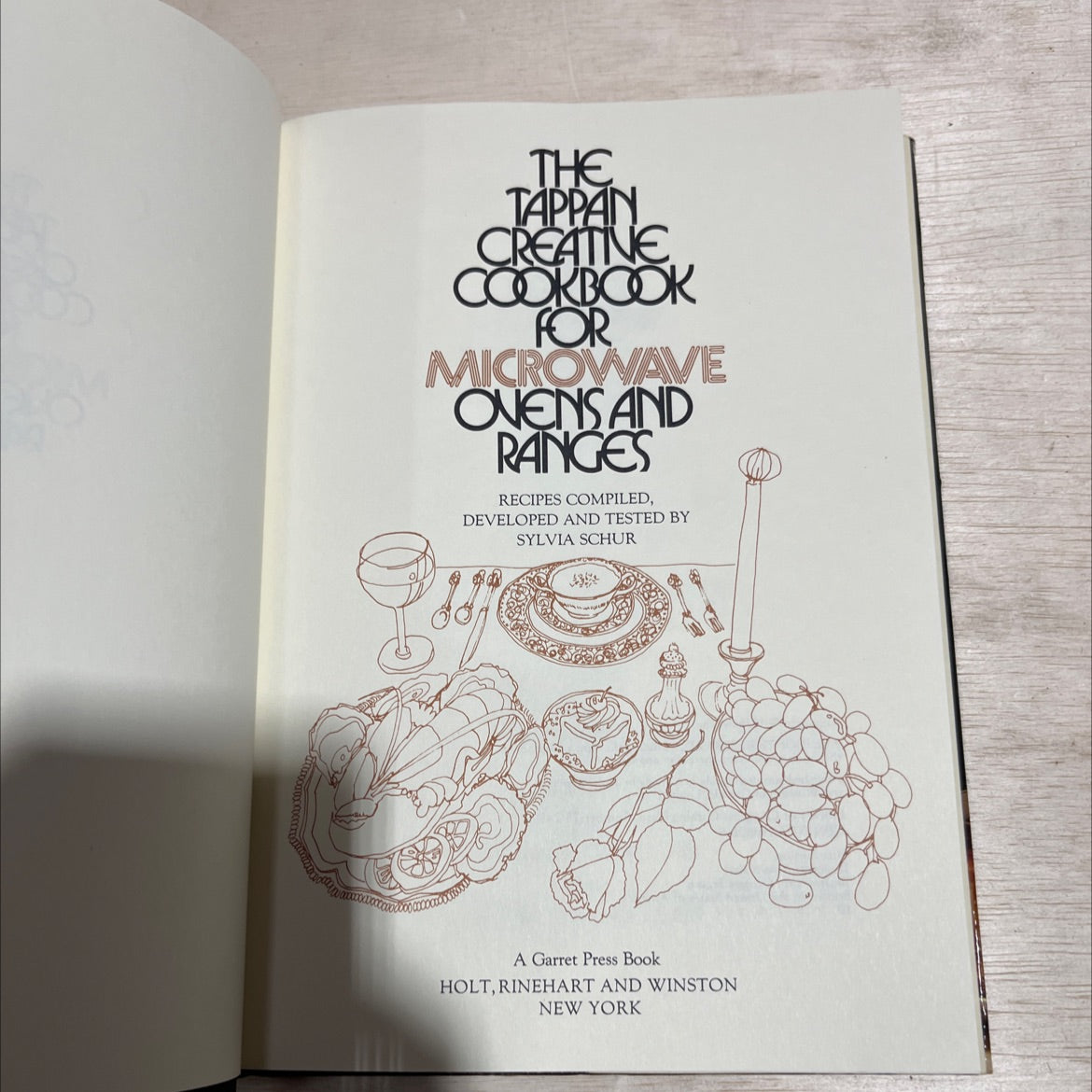 the tappan creative cookbook for microwave ovens and ranges book, by sylvia schur, 1976 Hardcover image 2