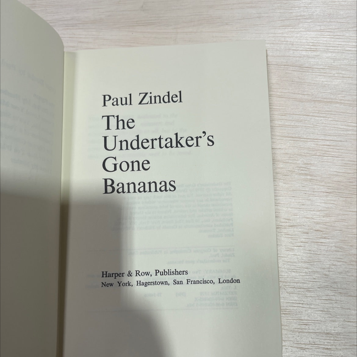 the undertaker's gone bananas book, by Paul Zindel, 1978 Hardcover image 2