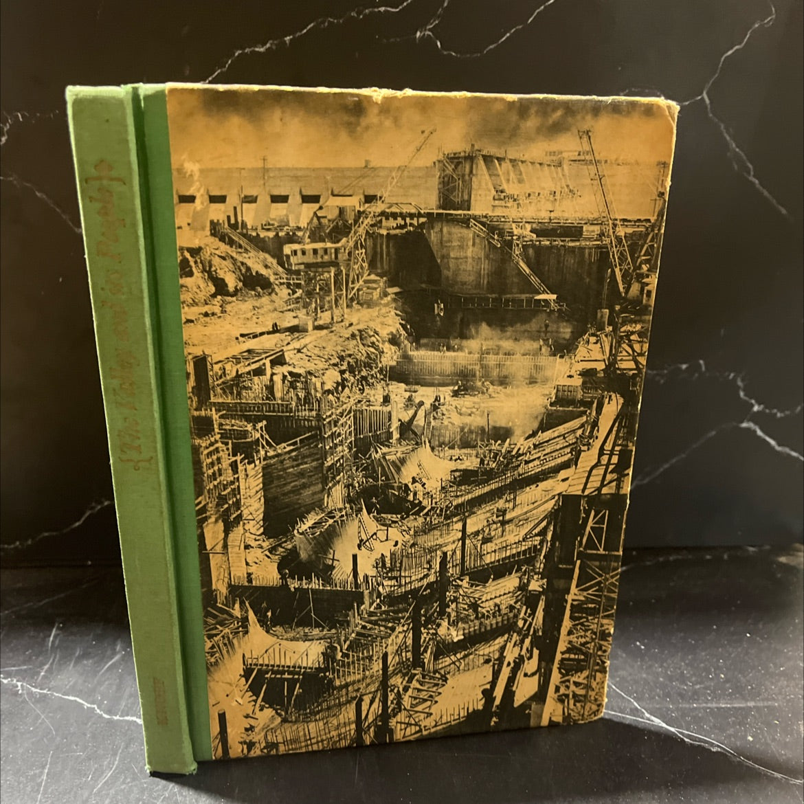 the valley and its people a portrait of tva book, by r. l. duffus, 1946 Hardcover image 1