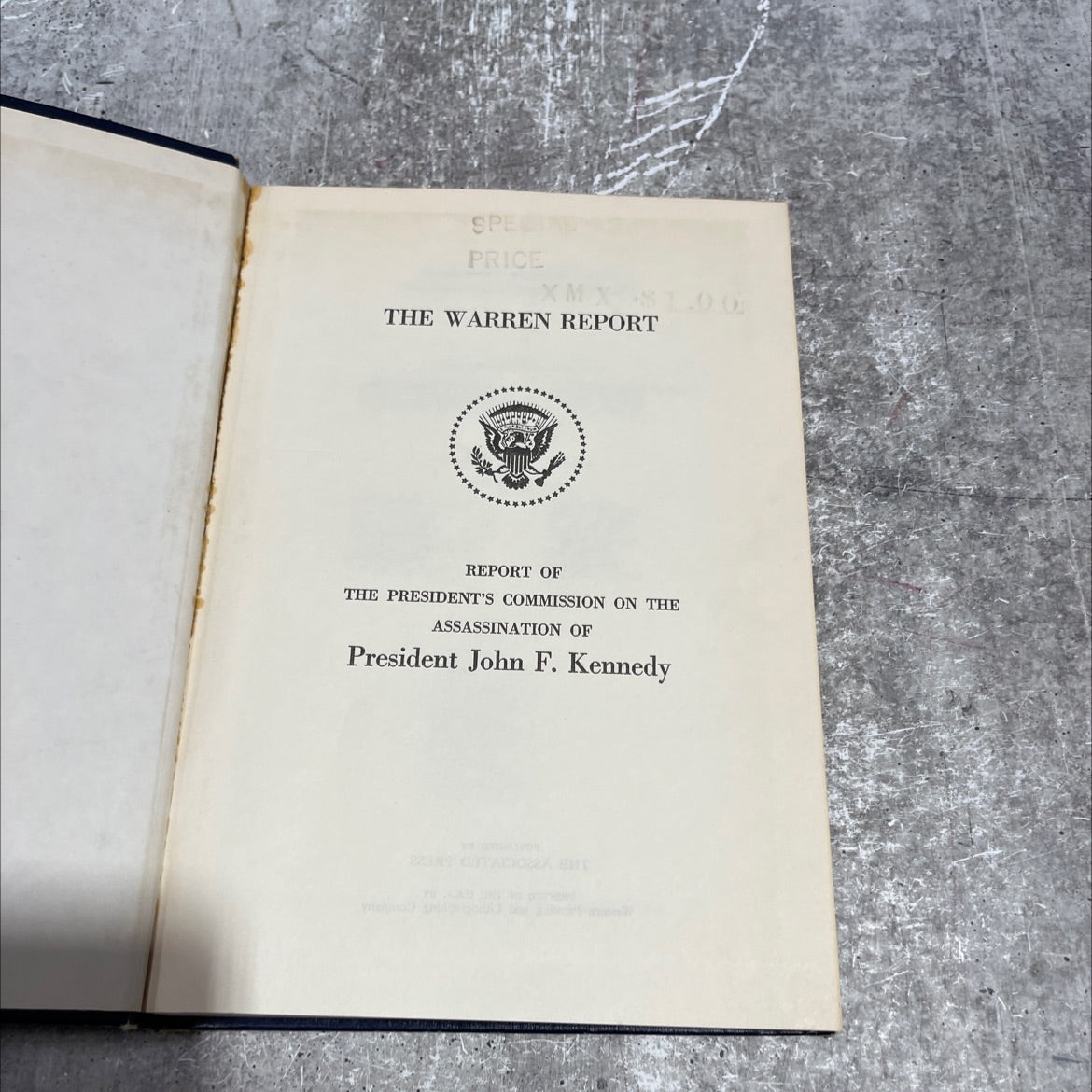 the warren report book, by president's commission on the assassination of president john f. kennedy, 1964 Hardcover image 2