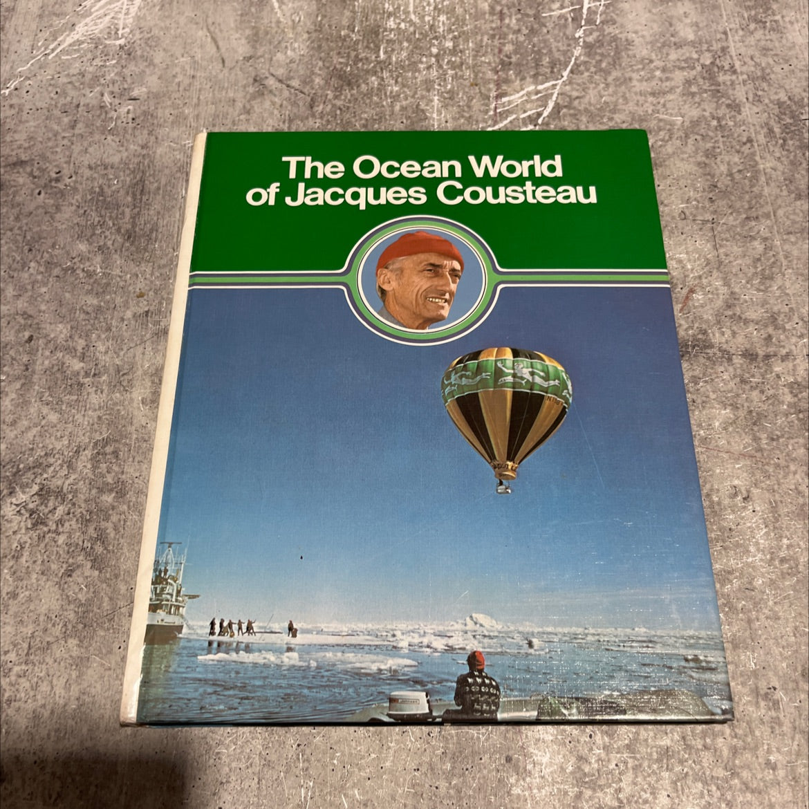 the white caps book, by Jacques Yves Cousteau, 1975 Hardcover image 1