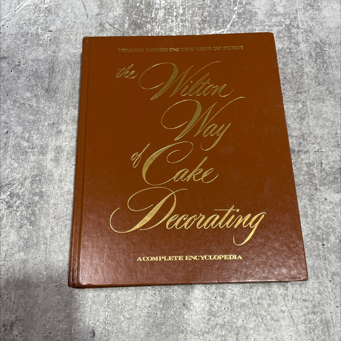 the wilton way of cake decorating volume three book, by eugene t. sullivan, marilynn c. sullivan, 1983 Hardcover image 1