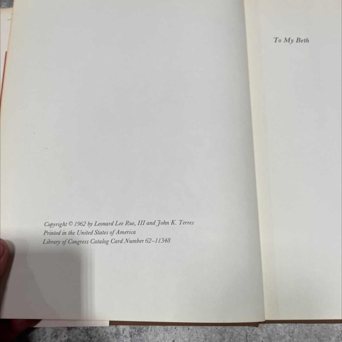 the world of the white-tailed deer book, by leonard lee rue iii, 1962 Hardcover image 3