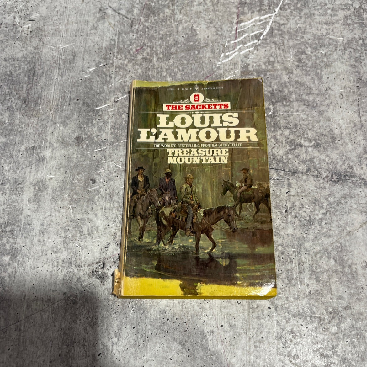 treasure mountain book, by louis l'amour, 1979 Paperback image 1