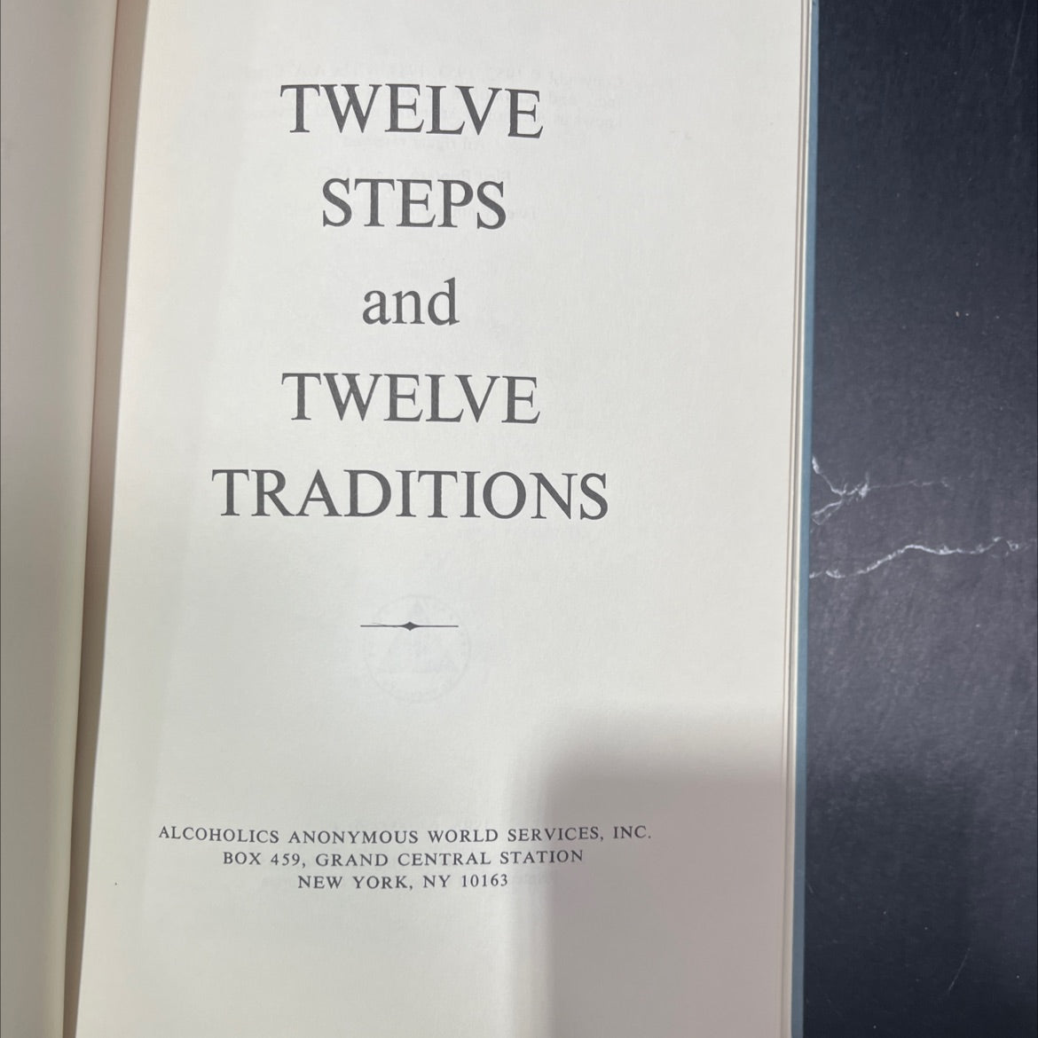 twelve steps and twelve traditions book, by Alcoholics Anonymous World Services, Inc., 1981 Hardcover image 2