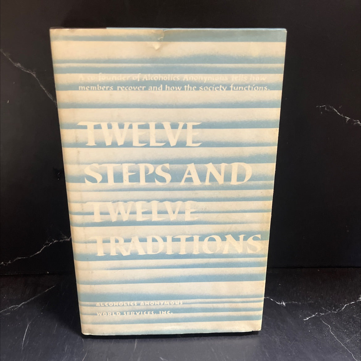 twelve steps and twelve traditions book, by Alcoholics Anonymous World Services, Inc., 1981 Hardcover image 1