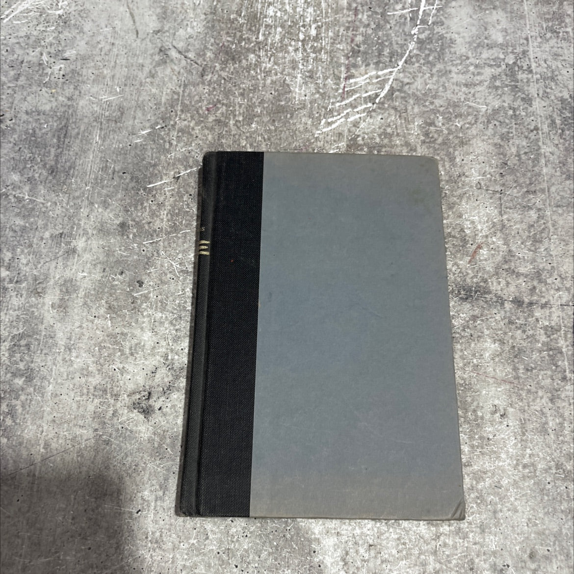 twelve steps and twelve traditions book, by Alcoholics Anonymous World Services, Inc., 1983 Hardcover image 1