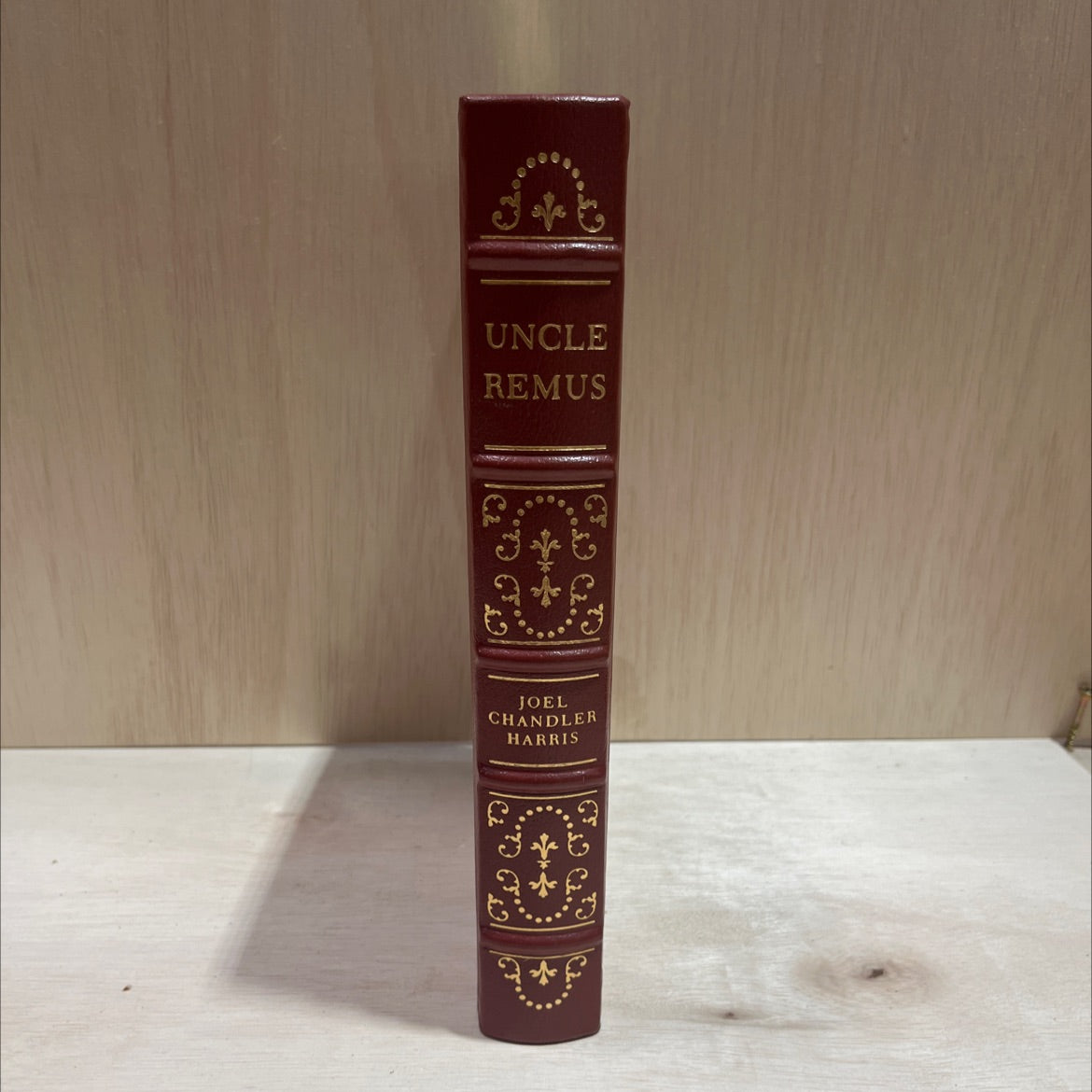 uncle remus his songs and his sayings book, by joel chandler harris, 1983 Leather image 4