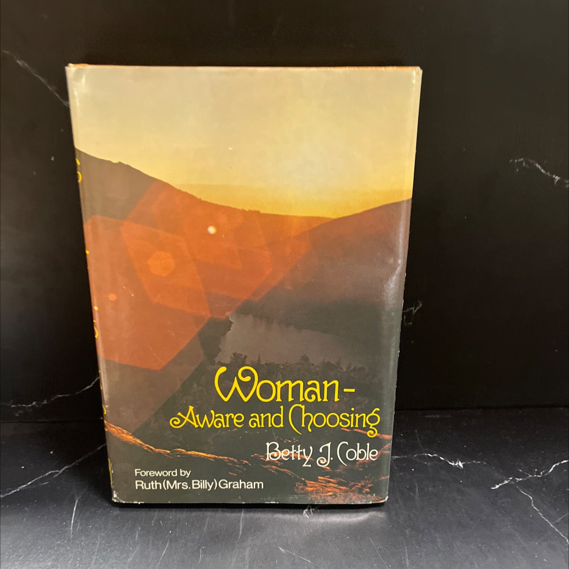 woman-aware and choosing relationship book, by betty j. coble, 1975 Hardcover image 1