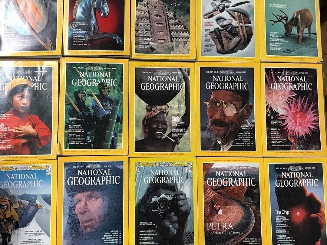 TheBookBundler Bulk Books 10 Magazines / Premium Used National Geographic Magazines