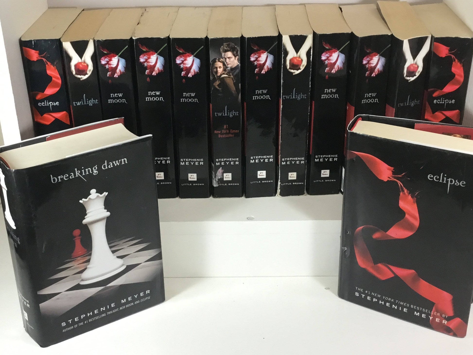 TheBookBundler Bulk Books Twilight Series / Premium Used Twilight Series Complete Classic Book Set(1-4)