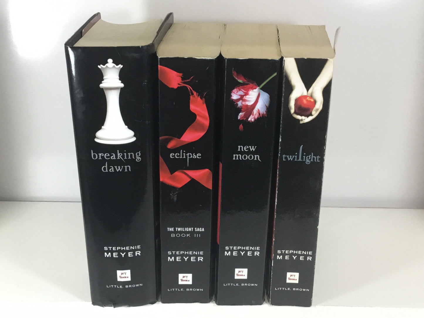 TheBookBundler Bulk Books Twilight Series / Premium Used Twilight Series Complete Classic Book Set(1-4)